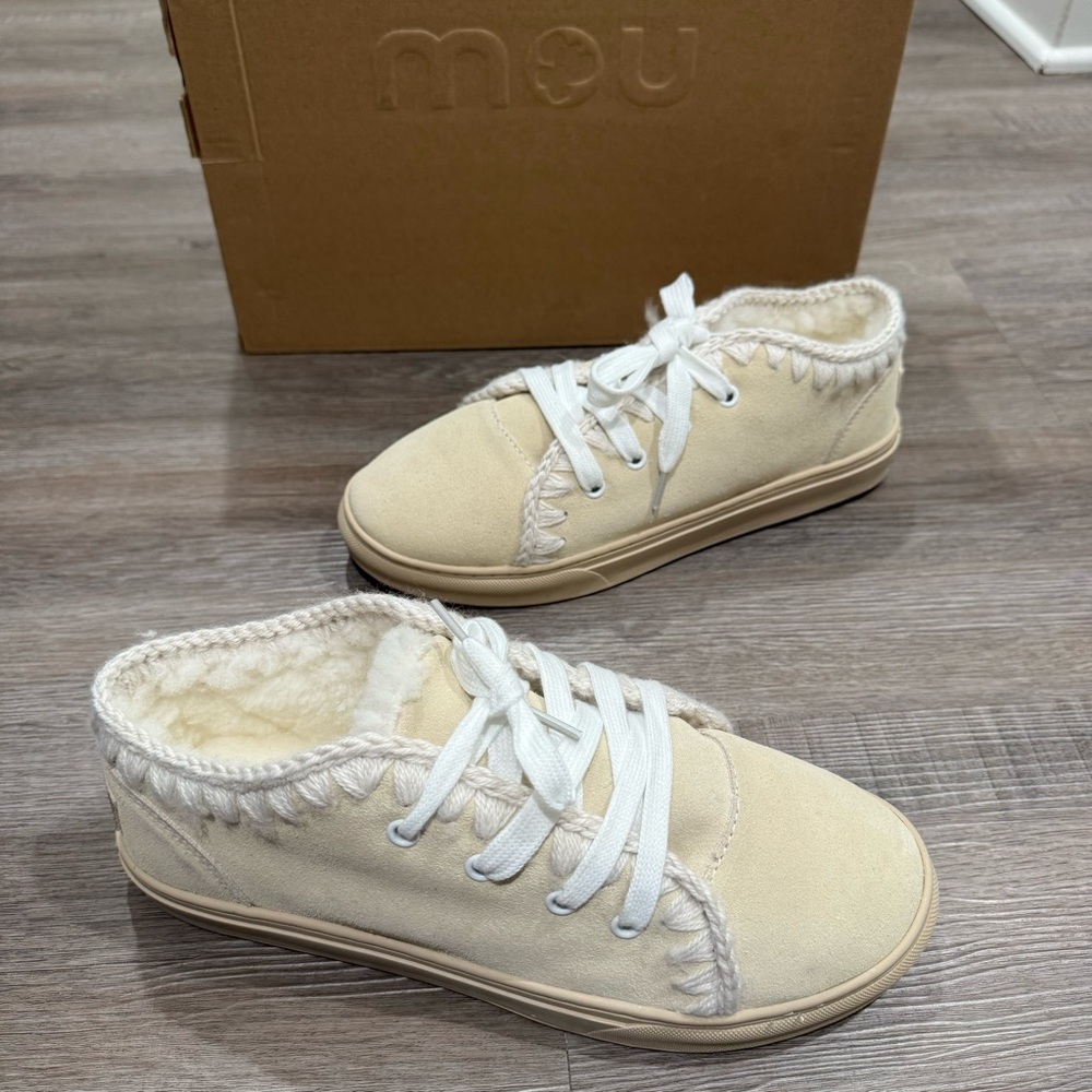 MOU Van Suede Lace Up Shearling Lined Leather Low Sneakers